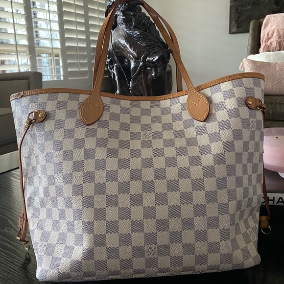 Louis Vuitton Handbags - Louis Vuitton Neverfull MM